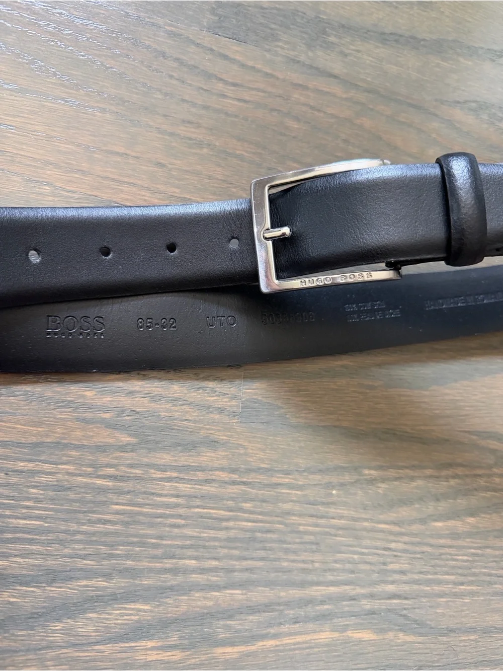 Hugo Boss Men’s Black Leather Dress Belt Silver Logo Buckle Size 32